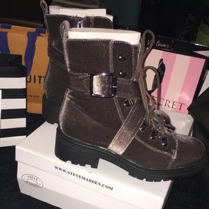 Steve Madden Extreme Taupe Boots